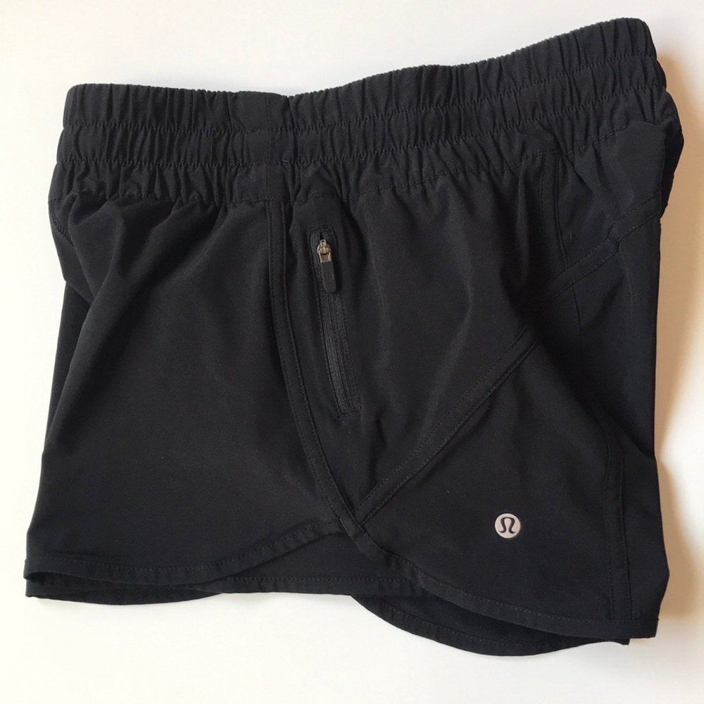 LIKE NEW Lululemon Tracker short V 4”